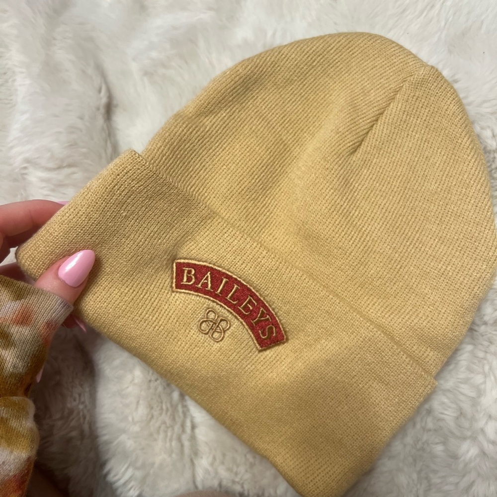 Baileys Tan Beanie